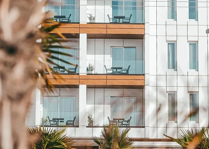 Dazur Coast Hotel